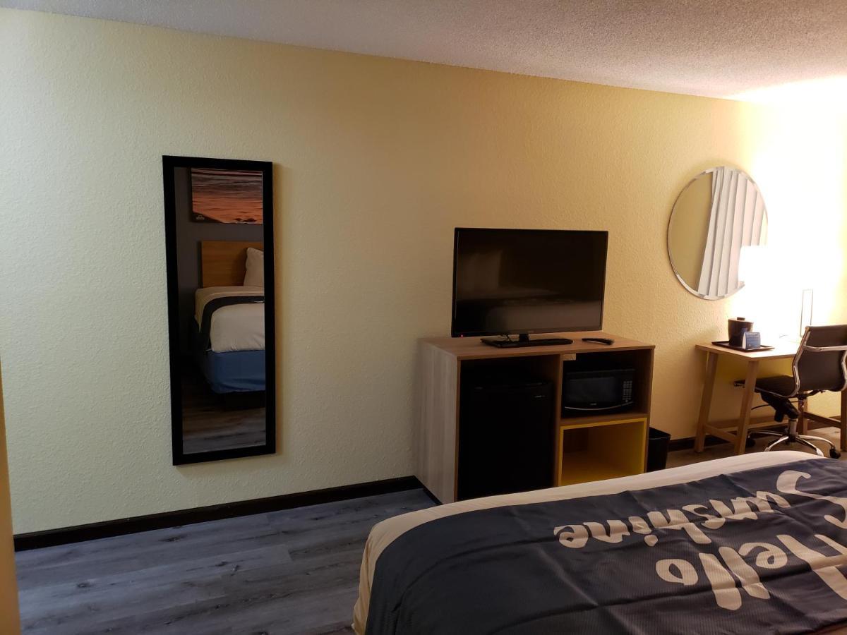 Days & By Wyndham Merrillville